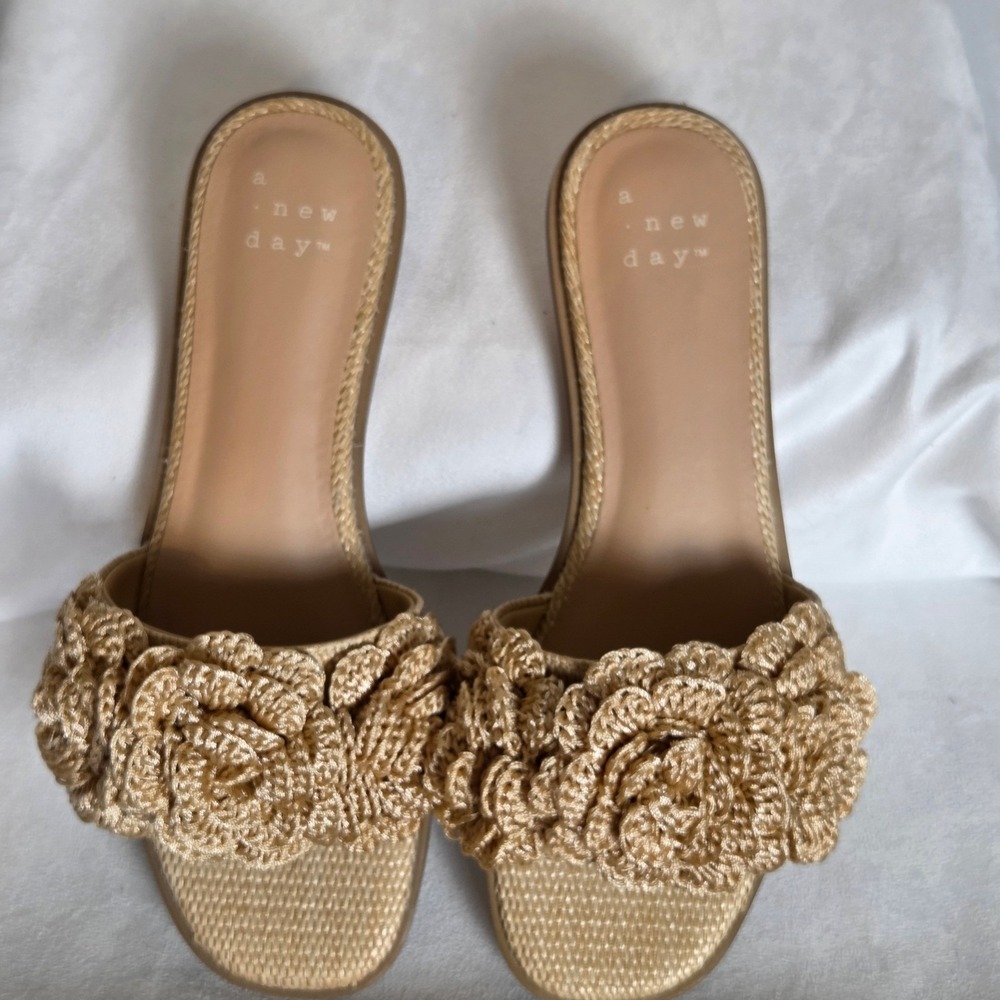 A New Day Womens 8.5 Crochet Flower Slide Sandals Tan Boho Flat Cottagecore